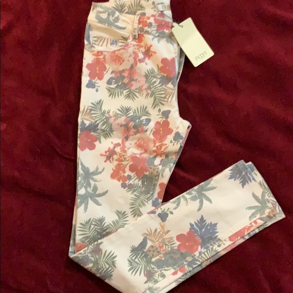 Floral skinny leg jeggings.